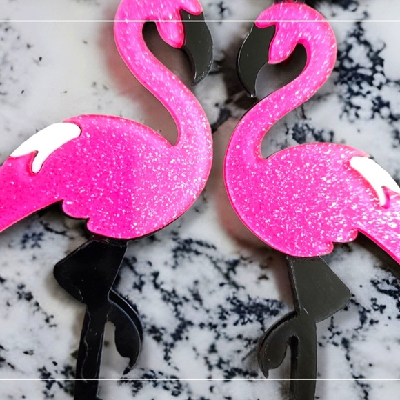 NEW! Tropical  Pink Flamingo lightweight Acrylic dangle Earrings Nwt - Picture 2 of 6